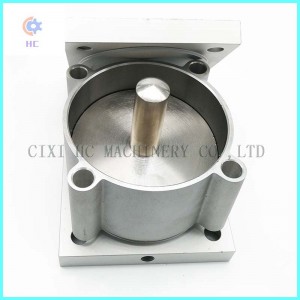 Assemblage de pièces d'usinage CNC