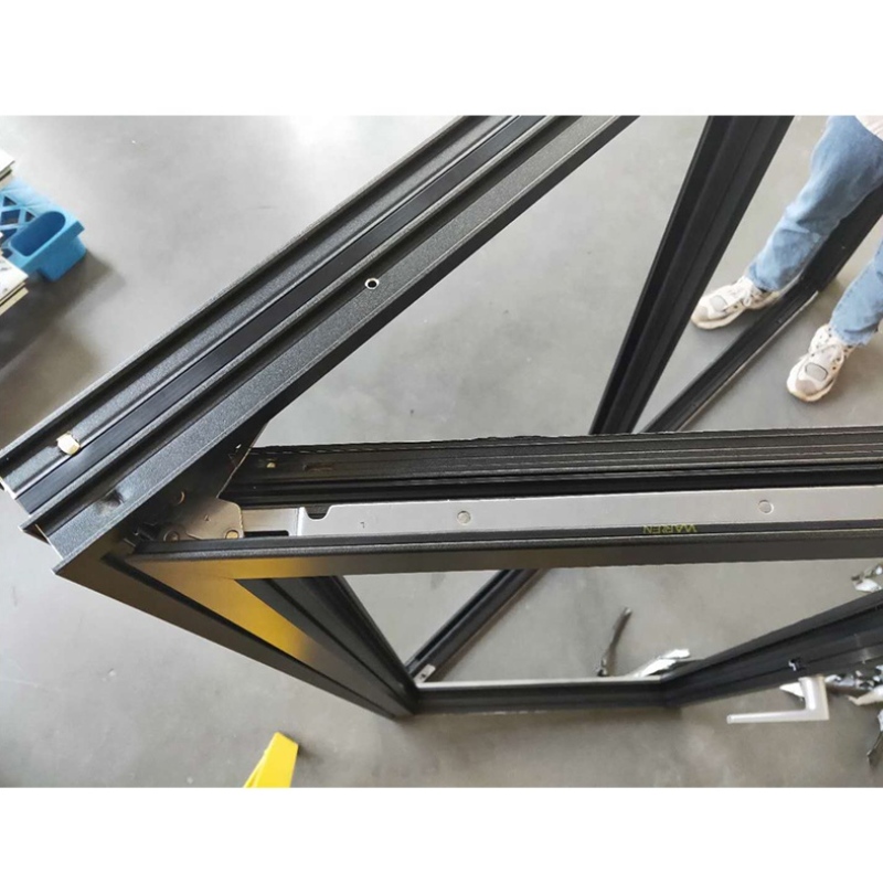 Profilés et fenêtres en aluminium longs et minces