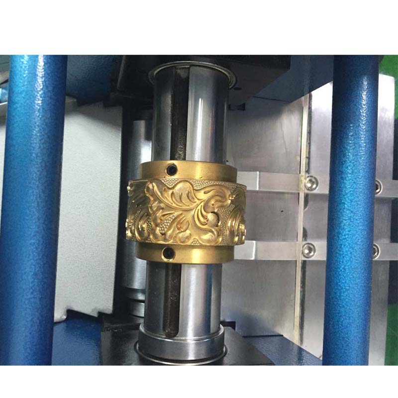 machine de gaufrage de roulement de ceinture en cuir