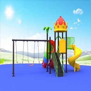 équipement extérieur de cour de jeu de toit de couronne de couronne avec des enfants balançoire glissent le jeu pour des enfants