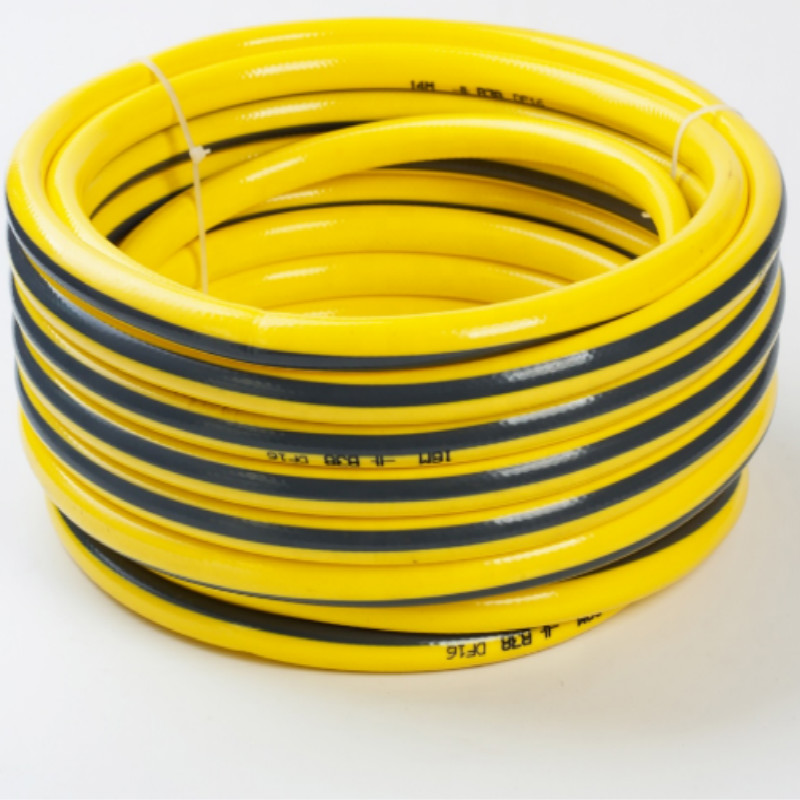 La fibre flexible colorée tressée renforce le tuyau d'eau de jardin en plastique en PVC