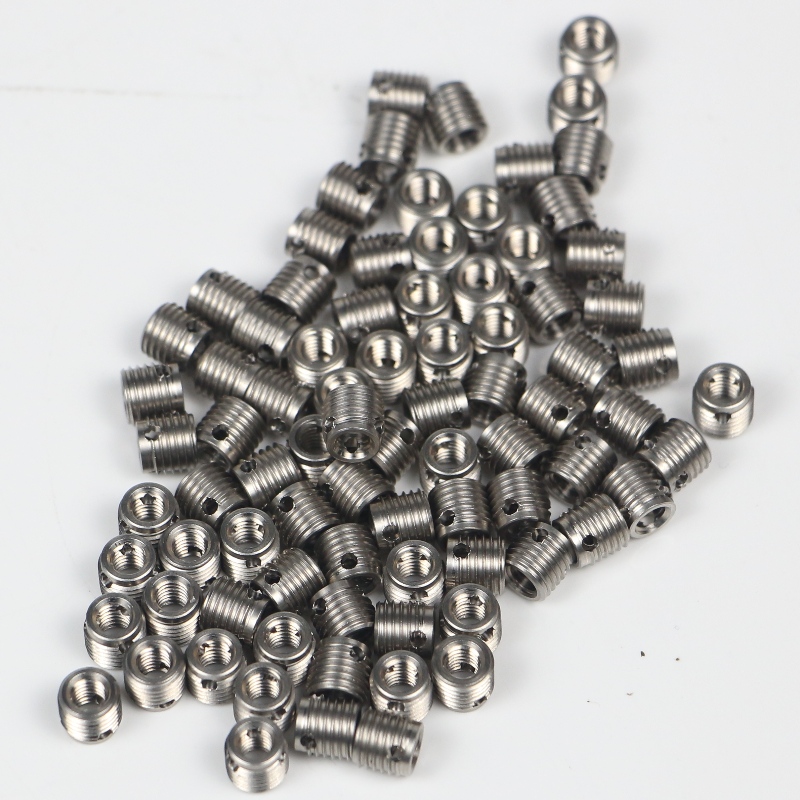 308 000 050.500 308 M5 * 0.8 * 8 * 1 * 10L inserts filetés autotaraudants avec 3 trous sans bavures 500K stock