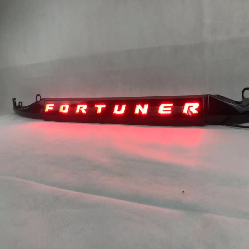 Garniture de coffre avec lumière pour Toyota Fortuner, Lampe de frein pour Toyota Fortuner