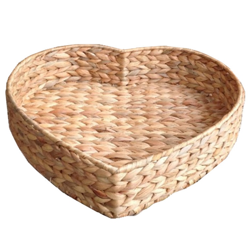 Panier en jacinthe d'eau en forme de coeur