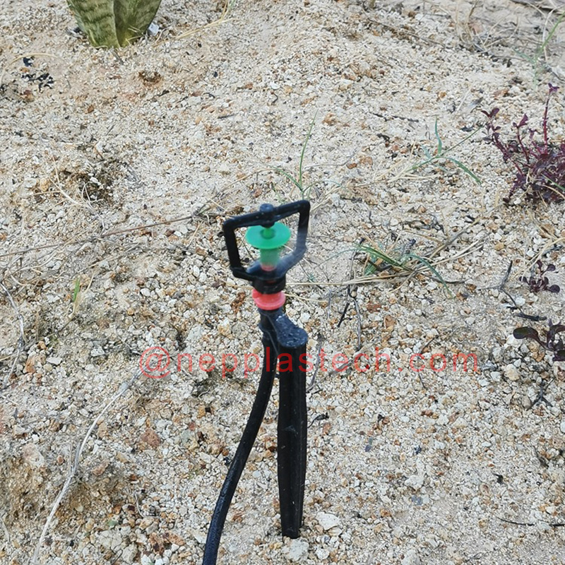 accessoires de système d'irrigation solaire 15mm à 60mm piquets de jet micro arroseur noir