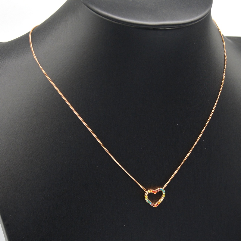 Collier pendentif en pierre d'argile en forme de coeur en acier inoxydable RFBNCK1111