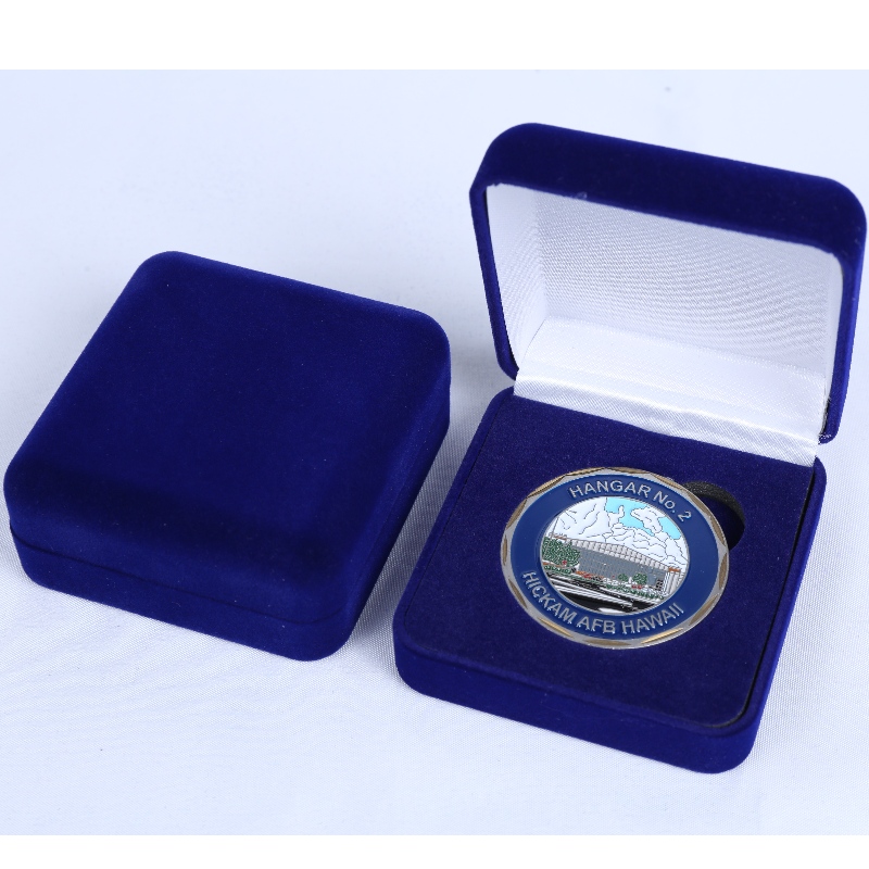 Projet d - 17 boîte de velours circulaire pour les études, les pièces de monnaie et les badges, MM.65 * 68 * 29, pesant environ 40g.