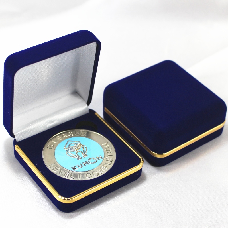 Projet d - 17 boîte de velours circulaire pour les études, les pièces de monnaie et les badges, MM.65 * 68 * 29, pesant environ 40g.