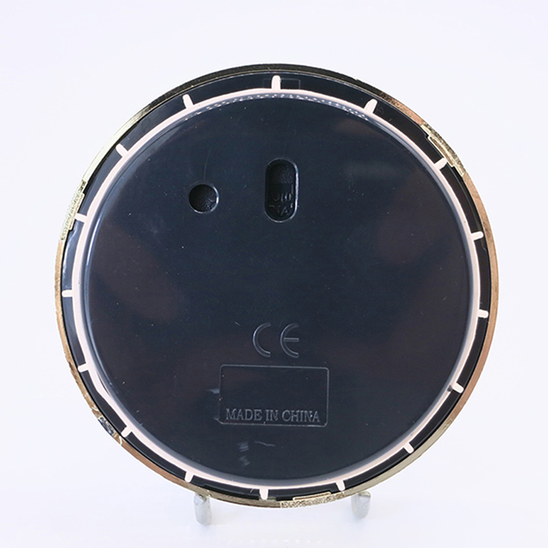 Boîtier d 'or à fond blanc