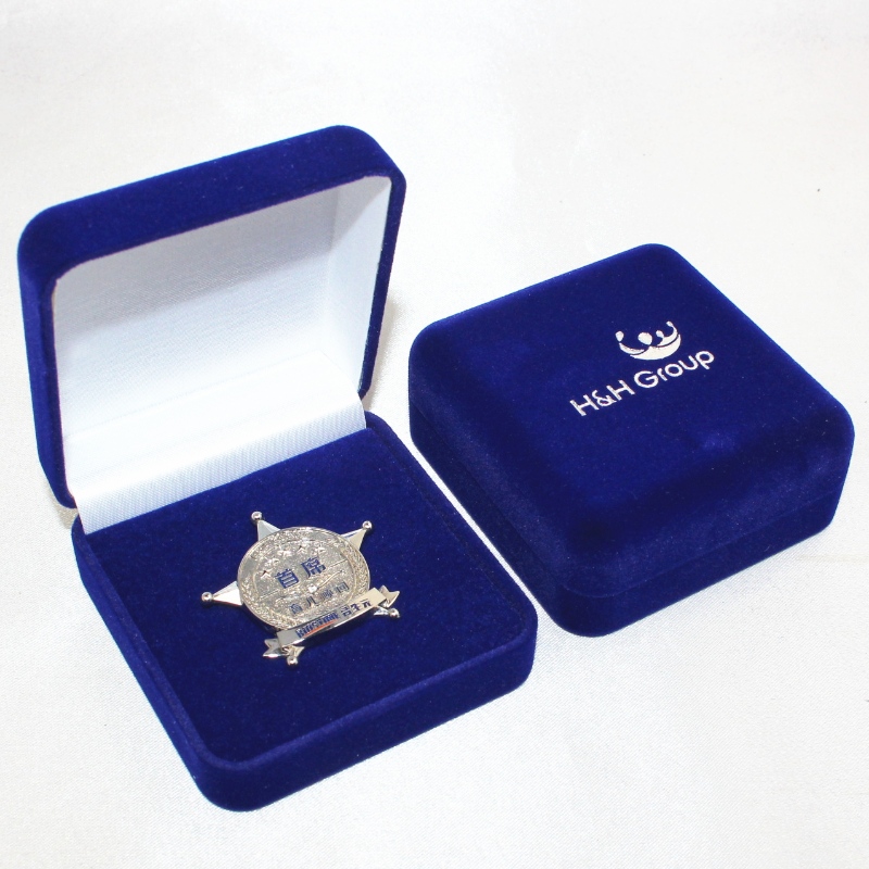 Projet F - 2S badges en velours circulaire et boîtes de monnaie, MM.52 * 57 * 25, environ 26g.