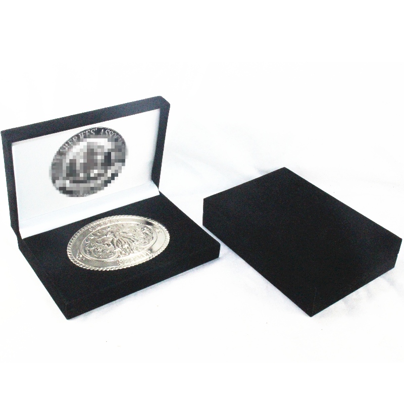 Article Boîte de flanelle rectangulaire V-15H pour pièces multiples 130 * 80 mm, badges, médailles, boutons de manchette, etc. mm. 158 * 112 * 36, poids environ 170g