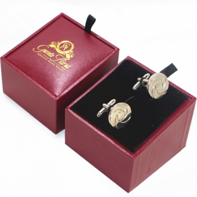 Article Boîte en cuir PU carré V-20X pour pinces à cravate ou boutons de manchette pour couple, etc. mm. 64 * 64 * 50, pèse environ 64g