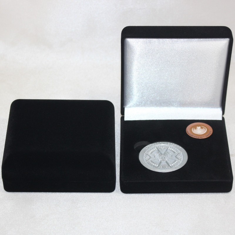 Article D-33L Boîte ronde en velours pour pièce de monnaie, médaille et badge, mm. 100 * 100 * 39mm, pèse environ 96g