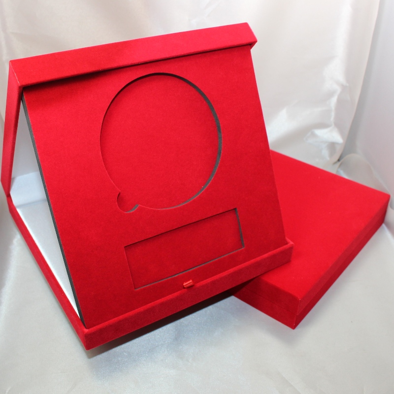 Case en velours carré de la rubrique V - 23l, pouvant contenir plus de 150 * 150 mm de pièces de monnaie, de médailles et d 'insignes, etc.