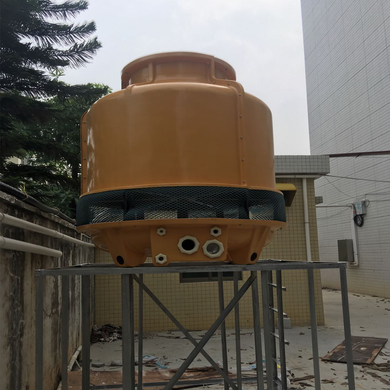 Tour de refroidissement par eau machines d'injection équipement de refroidissement fabricant de château d'eau vente directe