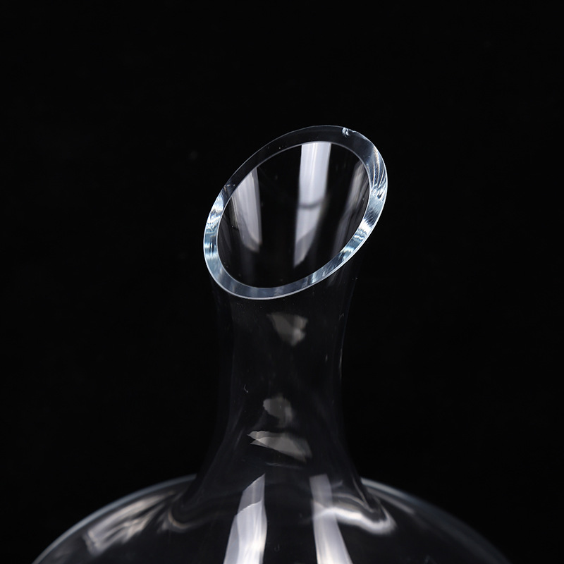 2020 nouvelle carafe à vin en verre transparent simple carafe à vin inclinée sans poignée peut être personnalisée pour la vente en gros