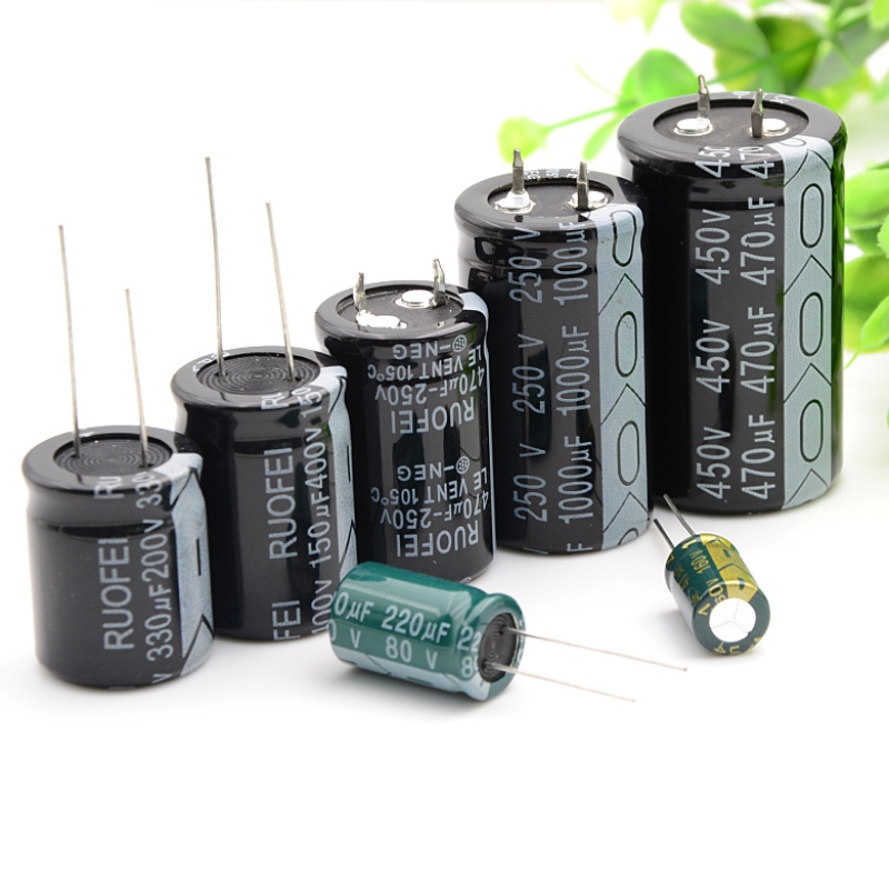 Condensateur électrolytique en aluminium enfichable RUOFEI 10V ~ 500V longue durée de vie et travail à haute température