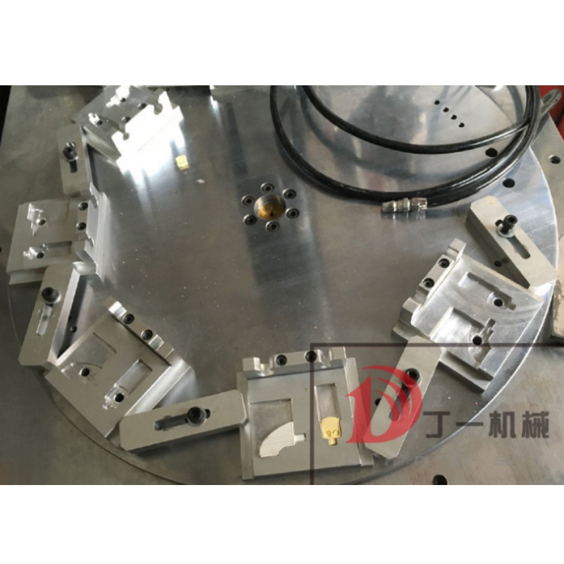 Machine de soudage par ultrasons à 6 stations Machine de personnalisation non standard d'alimentation et de découpage automatique rotative DY-1532ZP
