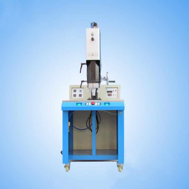 Machine de soudage par ultrasons en plastique