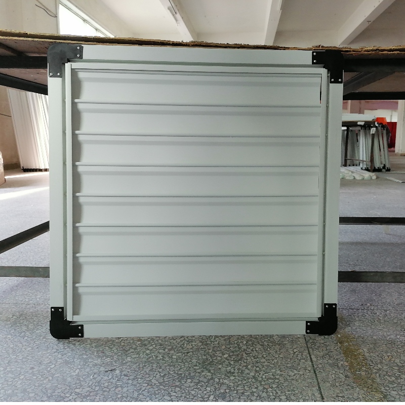 Les stores en plastique extrudé fait sur commande de PVC volets volets de plantation volets d'auvent pour le ventilateur d'extraction