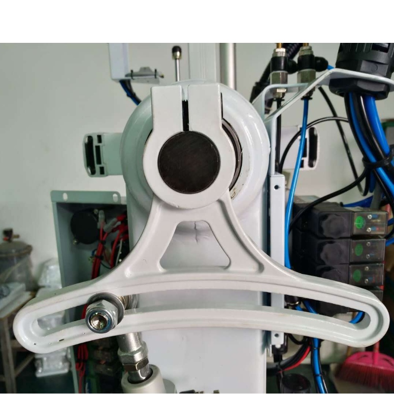 Manipulateur de robot à bras incliné de haute précision d'usine pour le formage de plastique