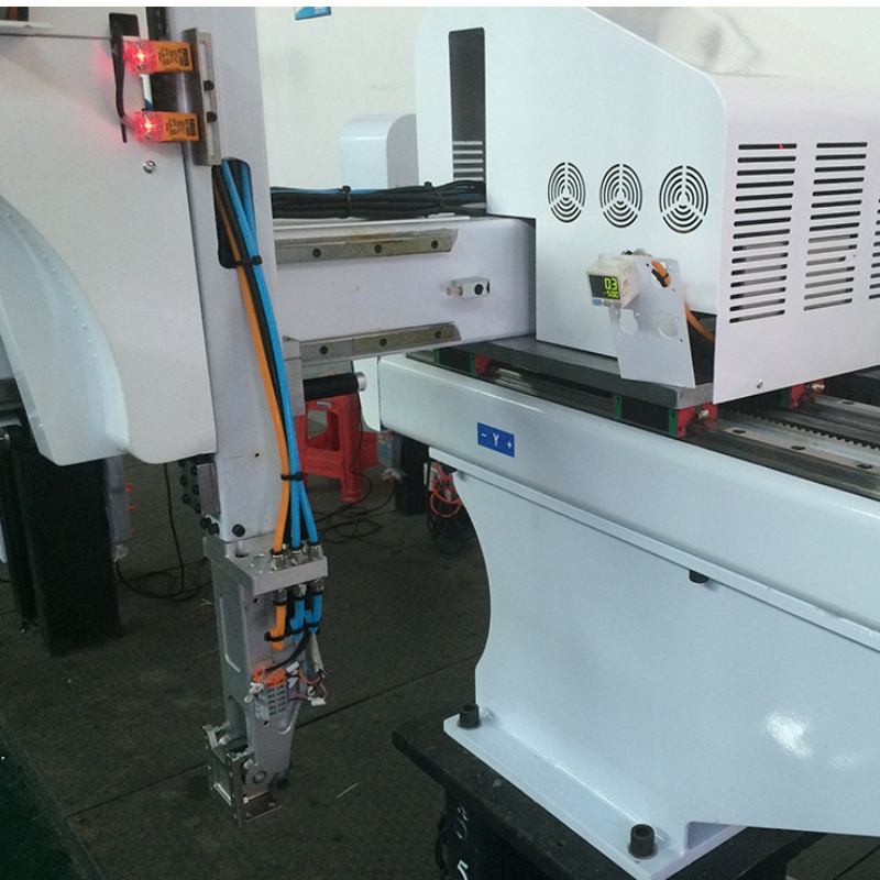 All Automatic CNC machine hand / injection AC Robot / Three - axis Servo machine hand