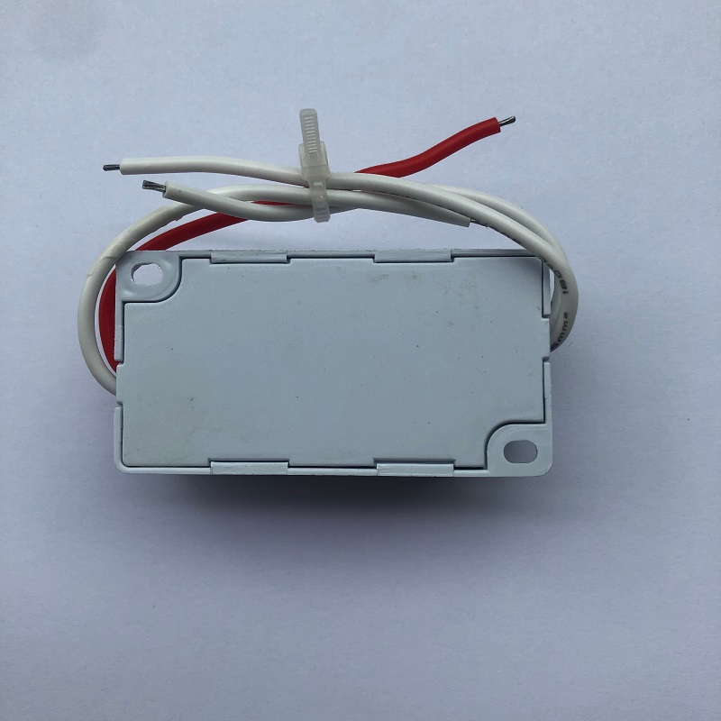 Alimentation à découpage de coque en plastique étanche 6W 12V Conducteur de LED régulé à faible puissance Plastique étanche