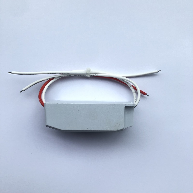 6W 24V coque en plastique étanche remplissage de colle à pression constante alimentation à découpage régulée