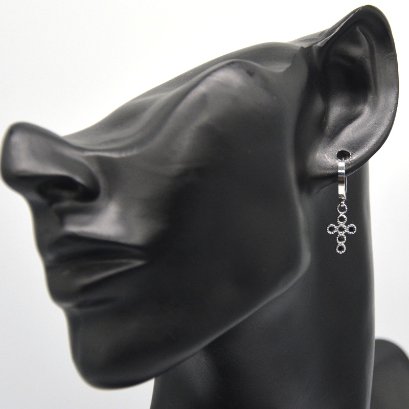 Boucles d'oreilles croix en argent zircone cubique réglage des ongles petit cercle boucles d'oreilles pendantes croix unisexe Chine Ruifanbao usine de traitement de bijoux