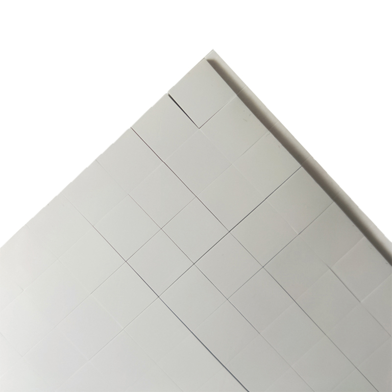 Feuille de silicone conductrice thermique respectueuse de l'environnement, dissipateur de chaleur gris-blanc à dos unique, feuille de silicone absorbant les chocs et insonorisée, peut être découpée