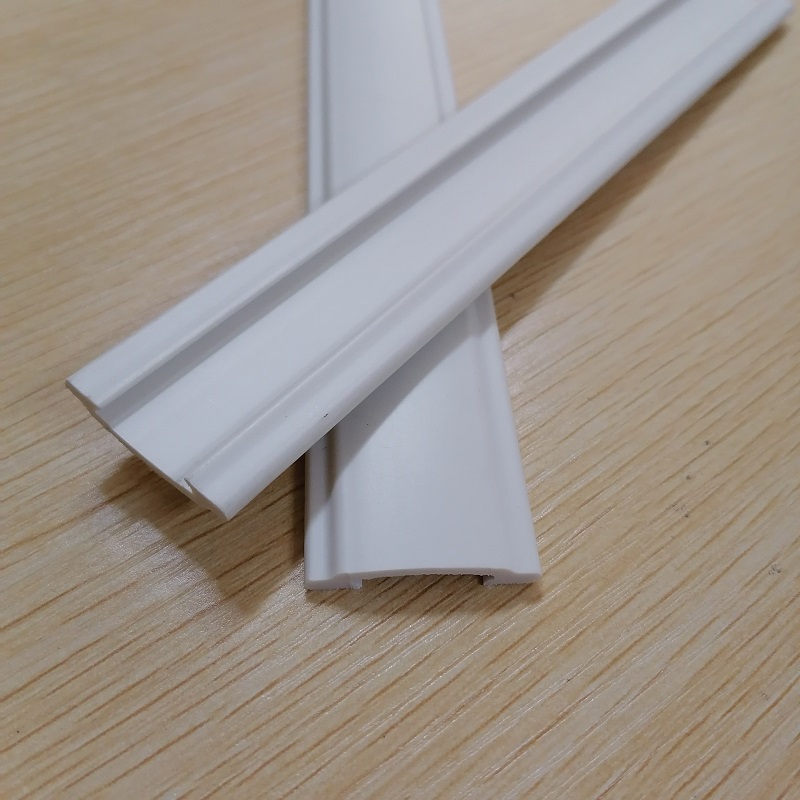 Extrusion de profil de canal en u de PVC ignifuge de haute qualité pour rideau de fenêtre