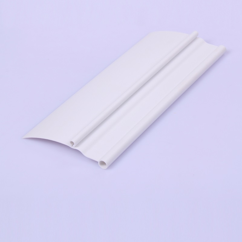 extrusion de profils en plastique extrudé pour volets de stores