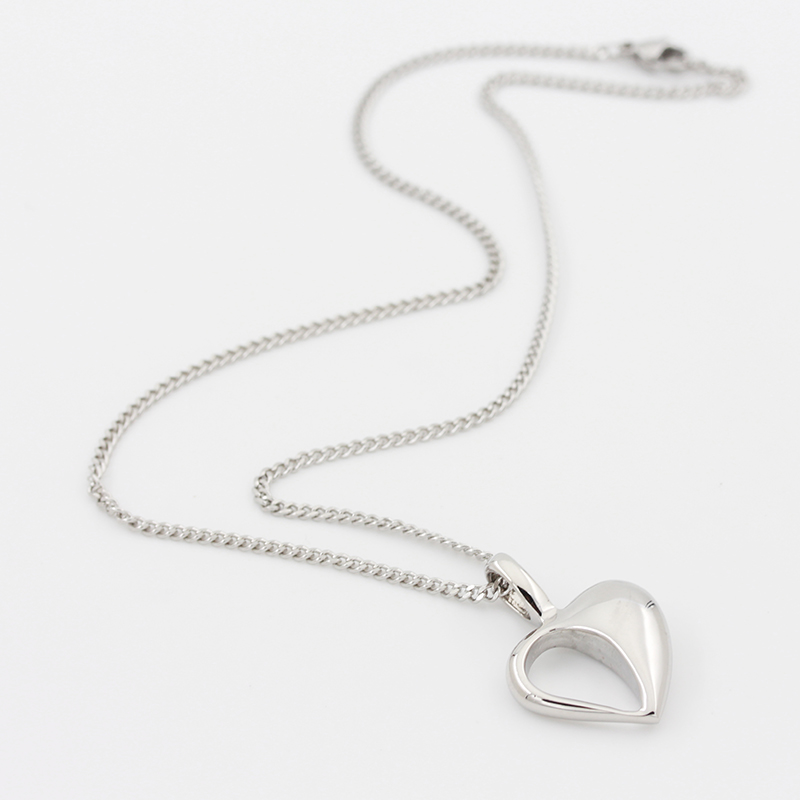 Collier à pendentif cœur en acier inoxydable pour femme