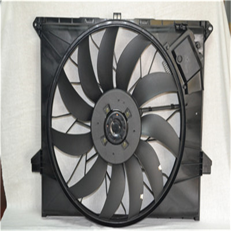 Ventilateur de refroidissement du moteur A1645000093