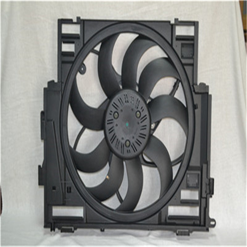 ventilateur de radiateur du système de refroidissement 17418642161 pour BMW F18 F10 F07