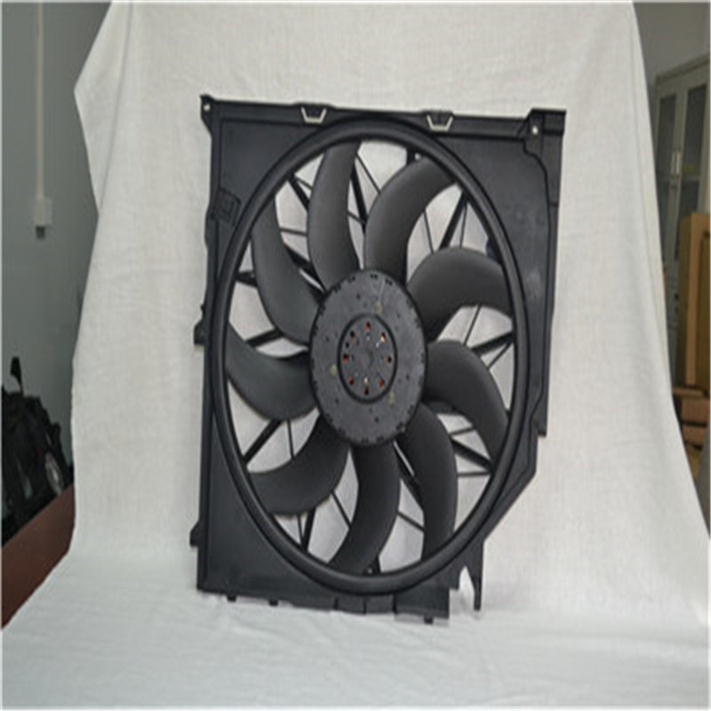 Assemblée automatique de ventilateur de refroidissement de moteur 17113442089 pour BMW E83