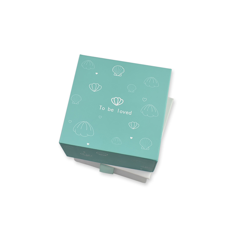 Boîte à bijoux \/ boîte cadeau