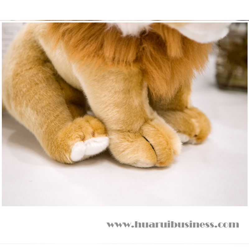 Peluche lion toy