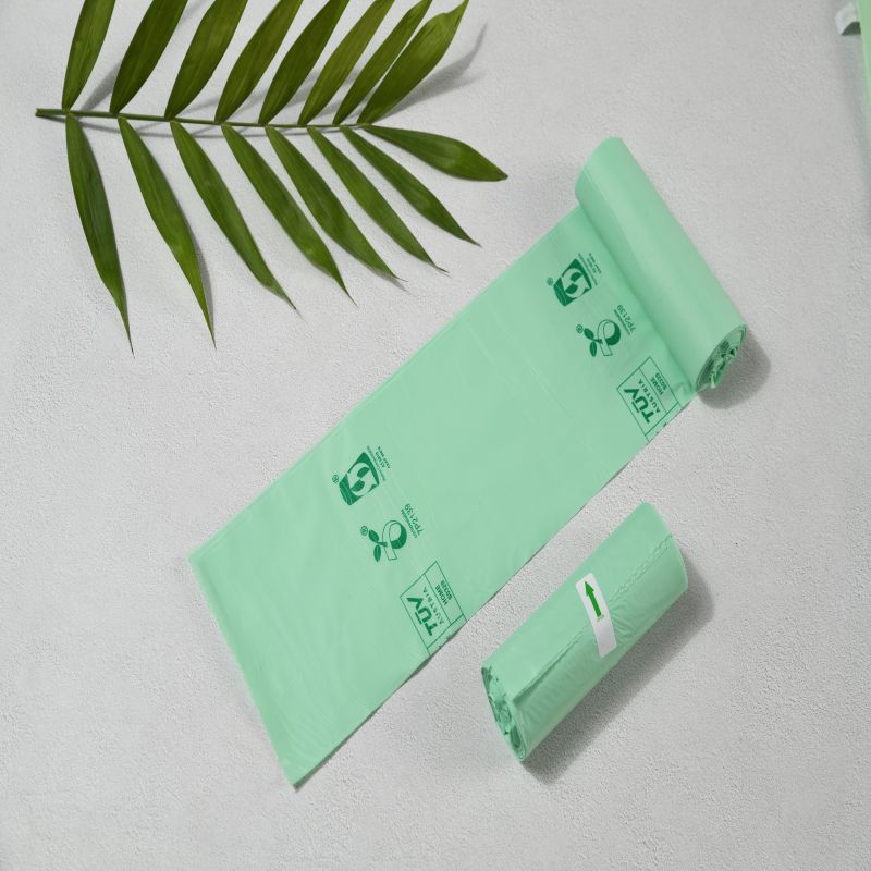 L'amidon de maïs biodégradable à 100% des sacs à ordures composables.