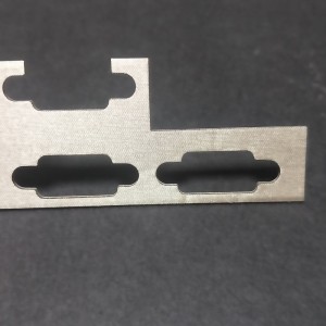 Fourniture de traitement de formation de mousse conductrice, mousse conductrice antistatique, vente en gros de matériaux de protection pour les communications et l\'aviation