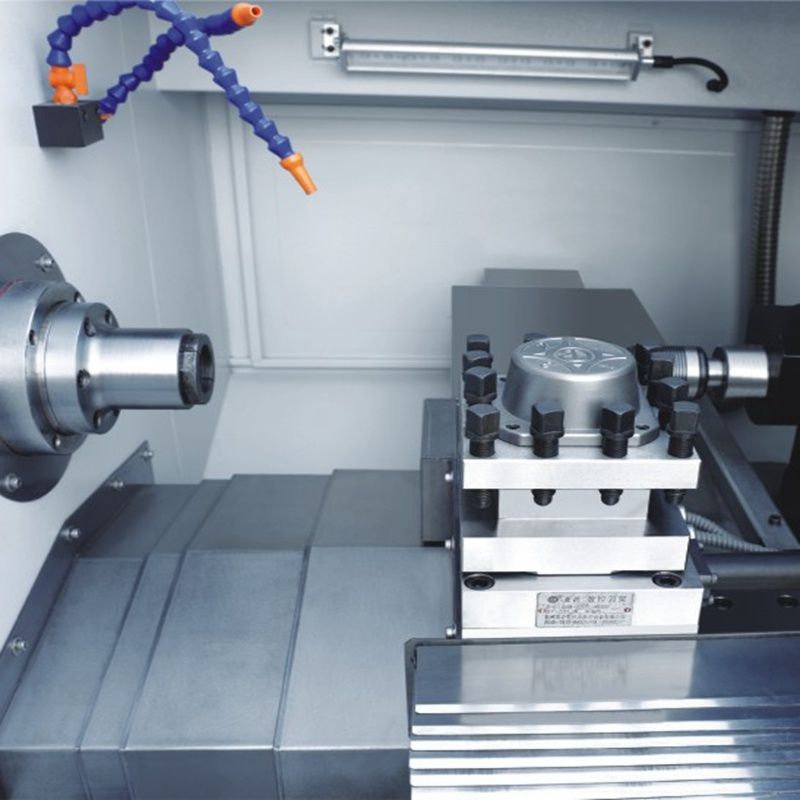 Machine de tour CNC incroyable à l'intérieur du processus de travail CNC parfait en usine