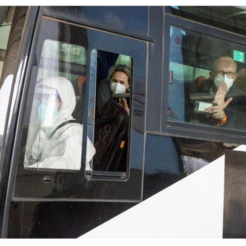 L\'équipe de l\'OMS pour le traçage d\'origine virale arrive à Wuhan