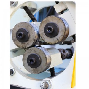 Machine à rouler trois axes à came HB-35