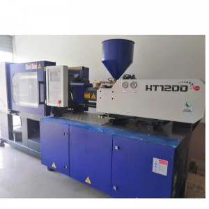 Machine de moulage par injection de précision