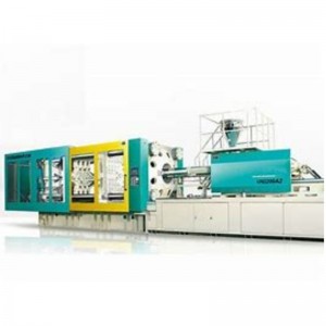 Deux plateaux de moulage par injection de plastique hydraulique