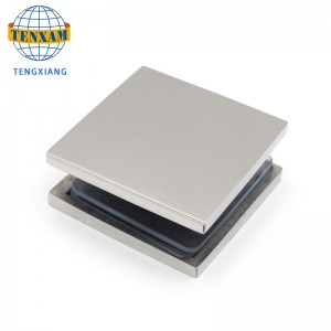 Fabricant chinois Glass Ten d\'attente Chrome 2 * 2 pouces Clip Cince en laiton Porte de porte Verre Porte&Fenêtre Charnières Charnières 8-12mm Salle de bain en verre Standard