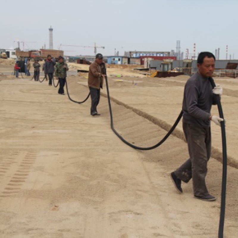 Quels sont les principaux avantages de l\'anode flexible par rapport à une anode?enterrée centralisée courante