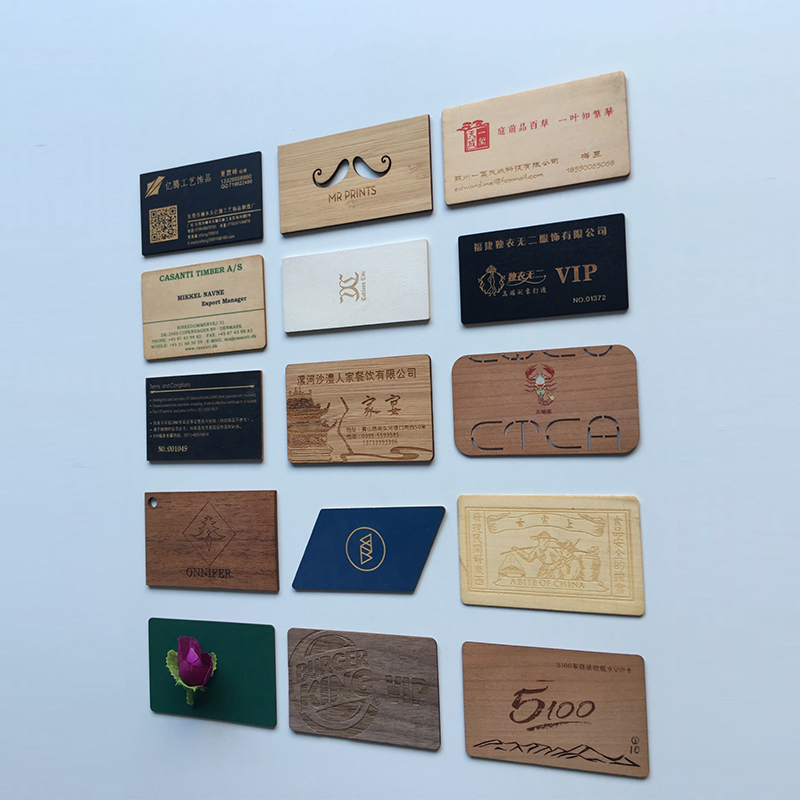 Carte de visite en bois