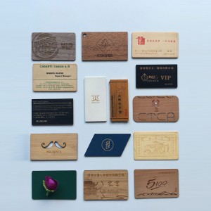 Carte à puce en bois