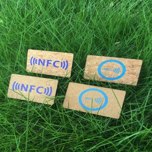 Carte de chambre en bois